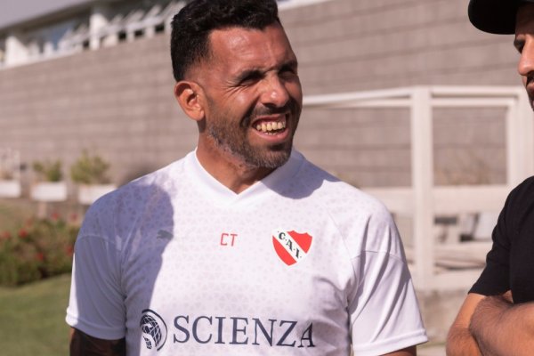 Carlos Tevez respondió si quiere al Kun Agüero para Independiente