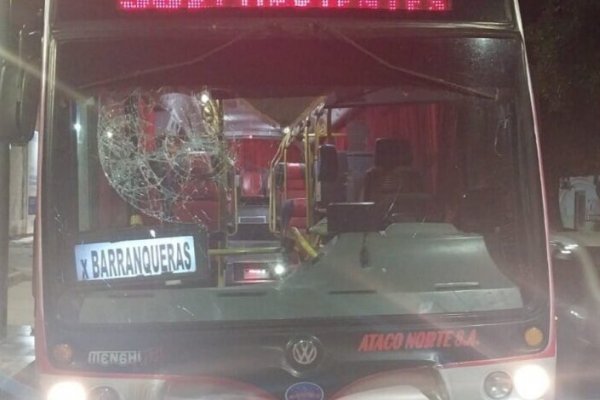 Violencia en un colectivo Chaco-Corrientes: un pasajero golpeó al chófer