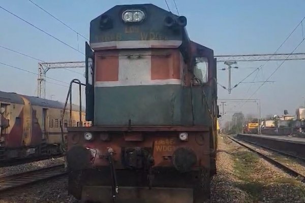 Tren de carga se desplazó 72 km sin tripulación a gran velocidad en la India
