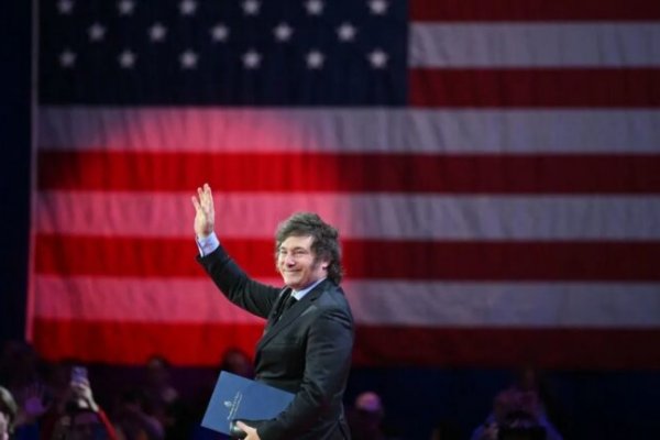De regreso de Estados Unidos, Milei redujo el tope para el cobro de asignaciones familiares