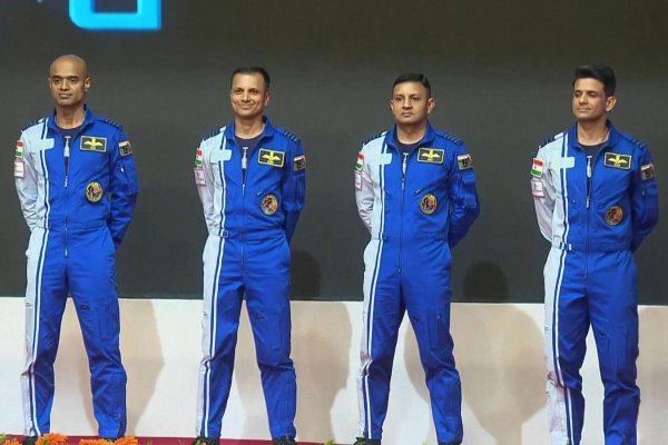 India presentó a los cuatro astronautas que irán al espacio