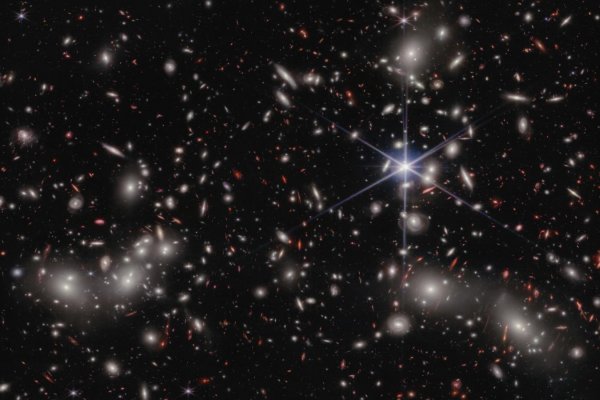 El telescopio Webb de la NASA capta el espectro residual de algunas galaxias al inicio del universo