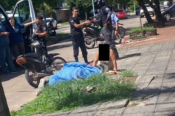 Corrientes: iba en moto, se descompensó y murió en la calle