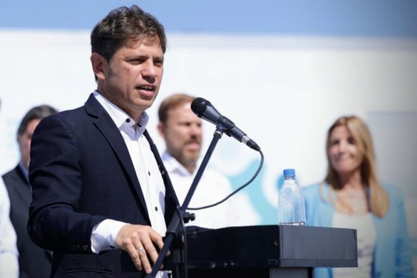 Kicillof cobrará un anticipo de Ingresos Brutos a grandes empresas para compensar los recortes de Javier Milei