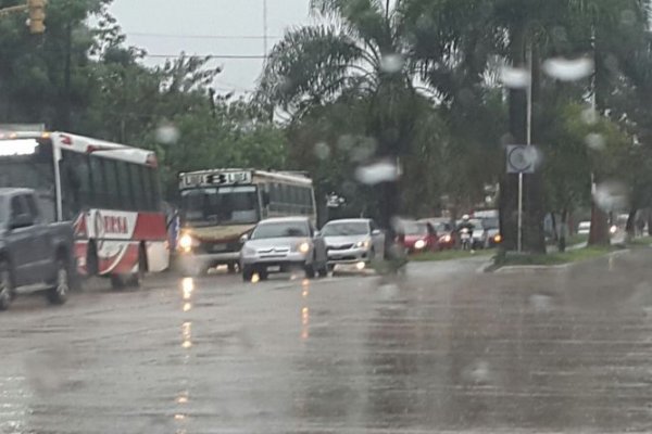 Las lluvias complicaron el servicio de colectivos Chaco-Corrientes