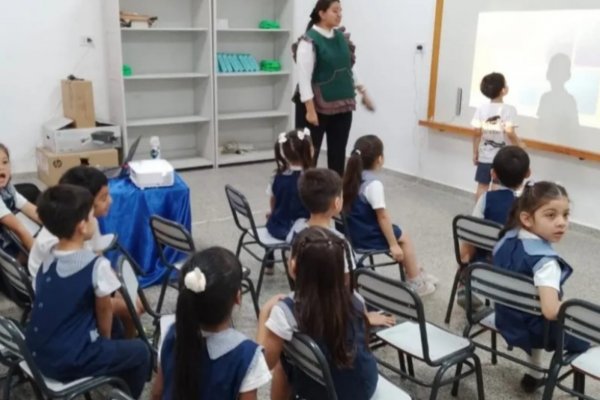 Gobierno correntino asegura que está entre las 8 provincias con mejor sueldo docente del país