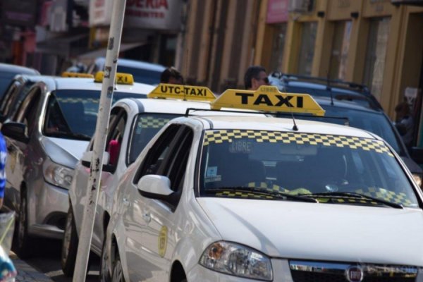Los taxistas correntinos también aumentaron su tarifa, ahora la bajada de bandera cuesta mil pesos