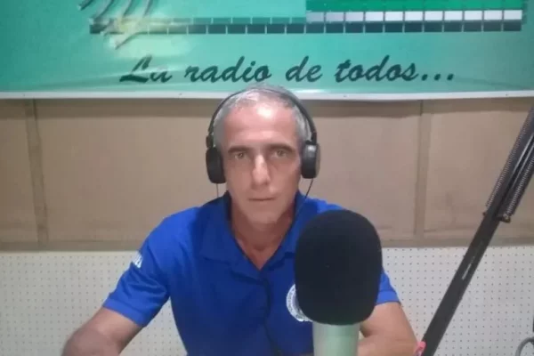 Un docente correntino recibirá un premio internacional por dar clases a través de la radio durante la pandemia