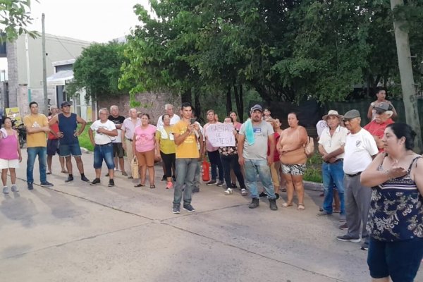 Otro reclamo contra la DPEC: San Luis del Palmar salió a la calle
