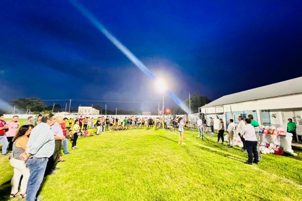 Lavalle: se inauguró iluminación del polideportivo municipal