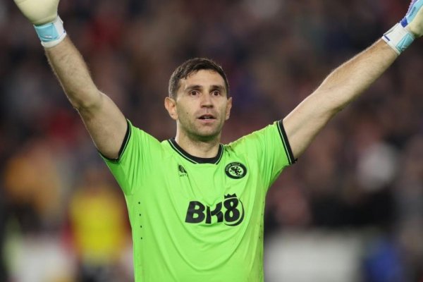 El Aston Villa de Dibu Martínez dio el golpe en la Conference League