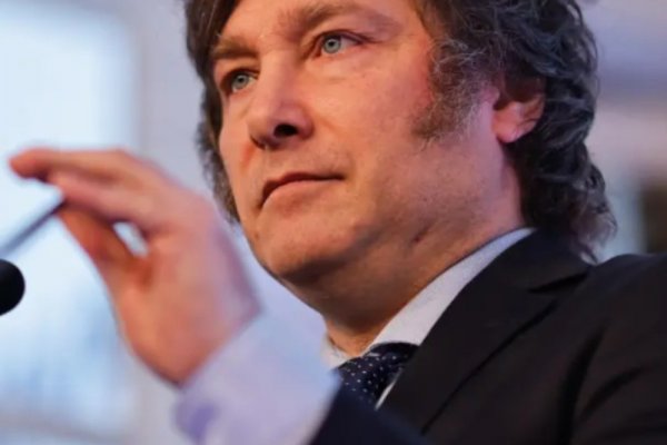 Javier Milei saludó a Carlos Bilardo por su cumpleaños