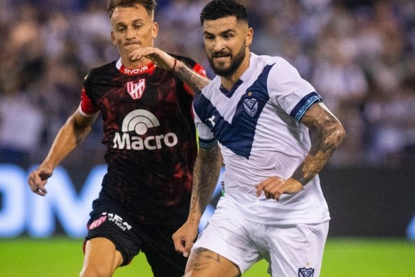 Vélez se midió con Instituto en un duelo clave por la punta