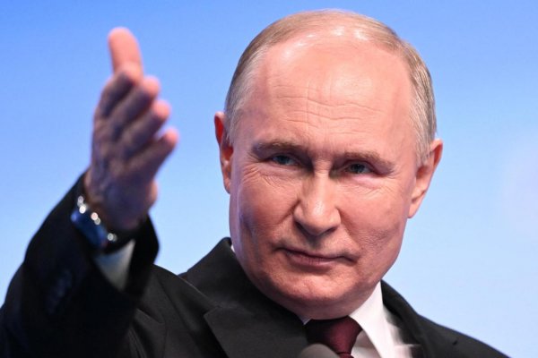 Vladimir Putin lidera las elecciones presidenciales