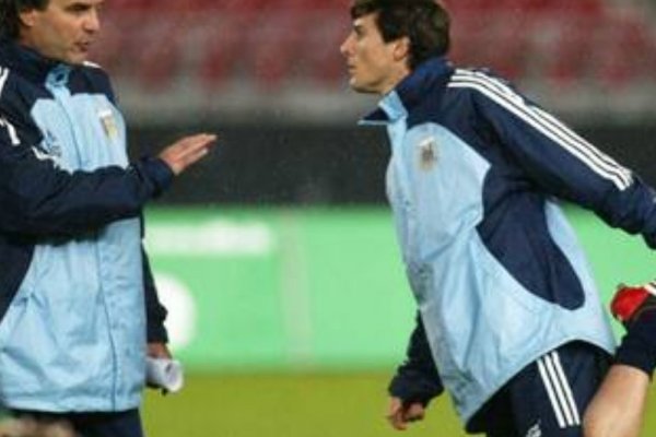 Increíble: El día que Bielsa le quiso pegar al médico de la Selección Argentina