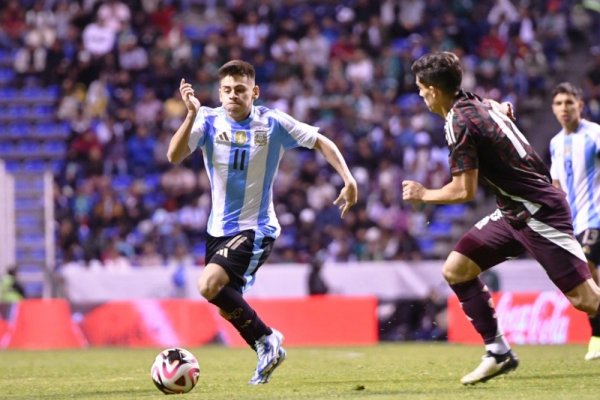 Argentina sufrió y cayó por goleada ante México