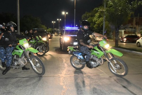 ¿PASA ALGO? Salió la Policía a las calles de Corrientes