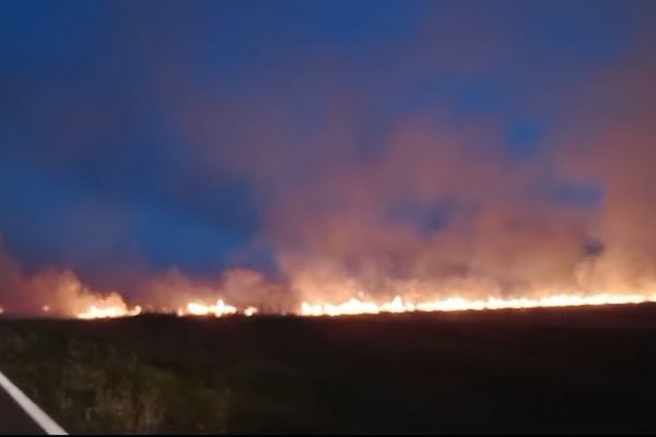 OTRA VEZ FUEGO! Las llamas encandilan la noche de Mercedes Corrientes