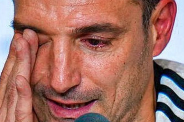Scaloni se abrazó con un DT argentino tras la victoria: 