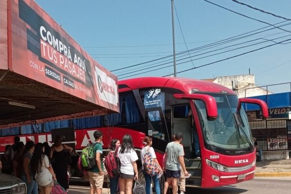 Intenso movimiento de colectivos en el interior de Corrientes