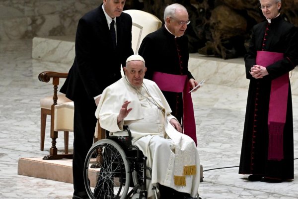 Pese a dificultades de salud, el papa Francisco encabeza algunos eventos de Semana Santa