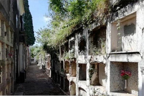 CEMENTERIO! Denuncian por pastizales y abandono del San Juan Bautista de Corrientes