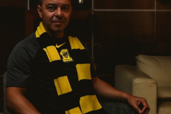 El polémico gesto de la hinchada de Al Ittihad contra Gallardo