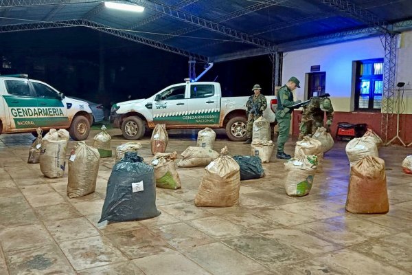 RÍO PARANÁ! Arrojan más de 400 kilos de marihuana desde una embarcación