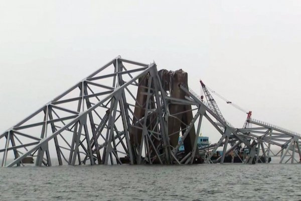 CNN acompaña a la Guardia Costera tras el colapso del puente de Baltimore