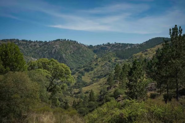 El otoño invita a caminar entre las sierras cordobezas