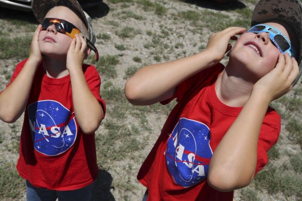 Mira las 5 recomendaciones de la NASA para obtener las mejores fotos del eclipse solar