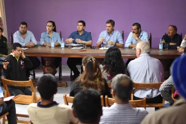 El Gobernador en Las Garcitas se reunió con productores agrícolas y ganaderos de la zona