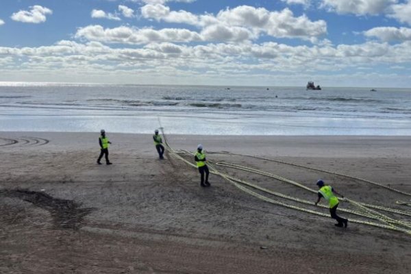 Llegó Firmina, el primer cable submarino de Google que conecta Estados Unidos con Argentina