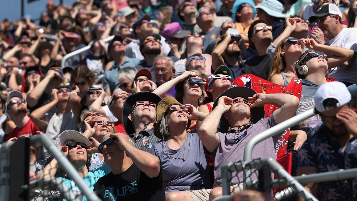 Cómo saber si tienes daño ocular después de ver el eclipse