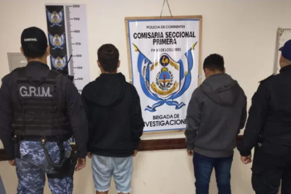 Jinetes atacaron con una botella y apuñalaron a un joven en Corrientes