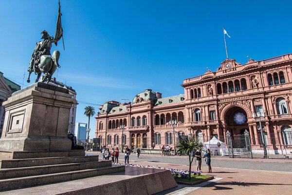 SEMANA CLAVE: El Gobierno se reúne con gobernadores y con un referente cercano al PJ