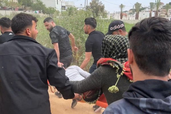Un reportero de CNN ve cómo disparan a un palestino en la Ribera Occidental