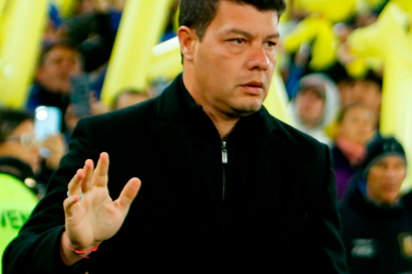 Battaglia fue duro con Riquelme por su salida de Boca: 