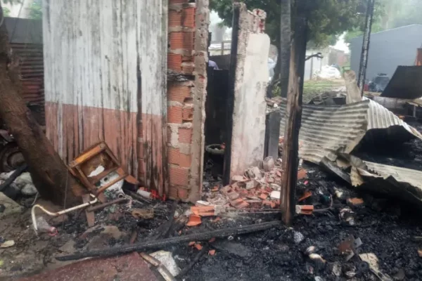 Corrientes: una familia perdió todo en un incendio y pide ayuda