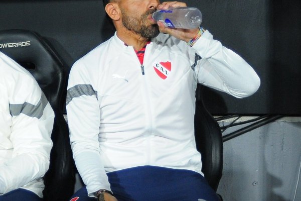 Tevez se plantó y dejó un fuerte pedido para seguir en Independiente