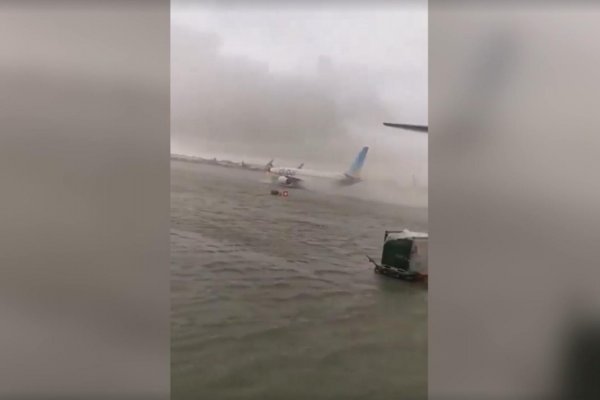 Impactantes imágenes del aeropuerto de Dubai bajo el agua