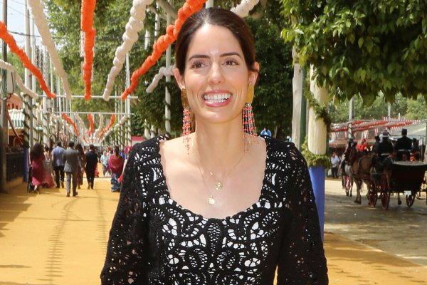 Invitadas, el bolso de Sofía Palazuelo en la Feria de Abril eleva cualquier vestido