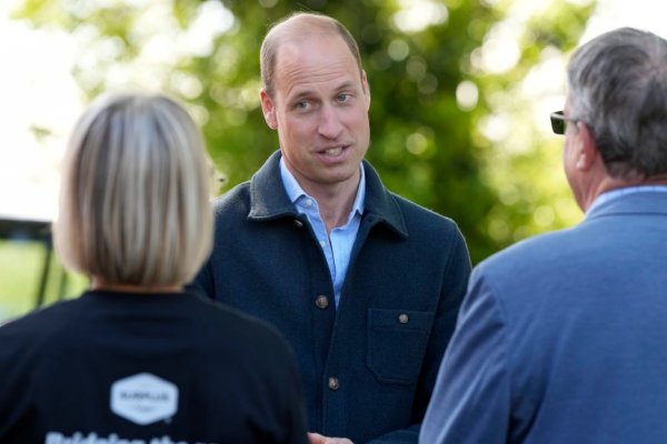 El príncipe William retoma sus funciones públicas oficiales tras el anuncio de cáncer de Kate