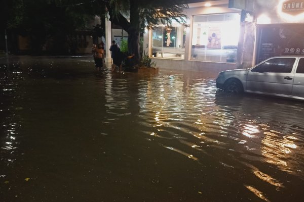 En medio de las lluvias el intendente dijo que no habrá obras de envergadura en Corrientes