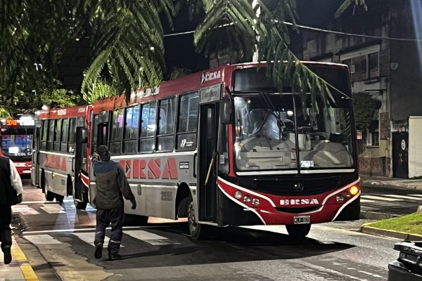 Colectivos urbanos en Corrientes, quejas de usuarios por unidades viejas y sin funcionar