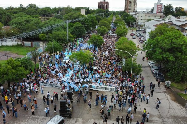 Marcha universitaria en Corrientes y Chaco, agrupaciones estudiantiles sin mostrarse para evitar enojos