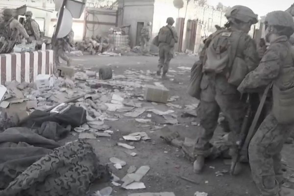 EXCLUSIVA | Nuevas pruebas cuestionan la narrativa del Pentágono sobre un horrible atentado durante la retirada de Estados Unidos de Afganistán
