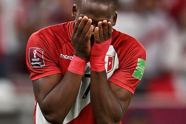 Luis Advíncula apuntó fuerte contra Ricardo Gareca: 