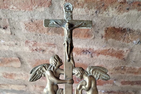 Corrientes: lo demoraron con una cruz de bronce en su poder
