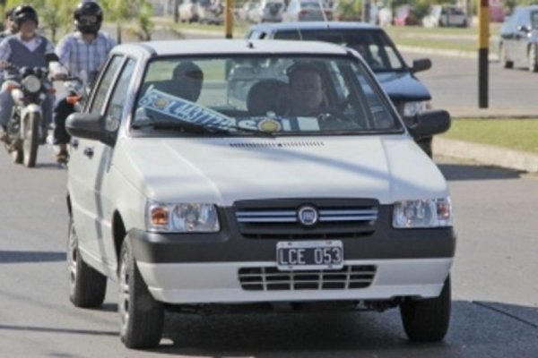 Corrientes: subió la tarifa mínima del remis, se fue a $1.200